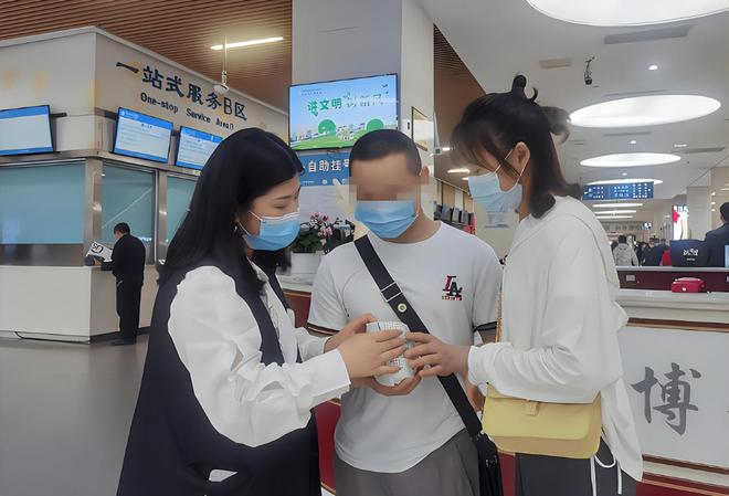 “網(wǎng)約護(hù)士”高收入：?jiǎn)未问召M(fèi)兩三百有人狂攬3000單(圖5)